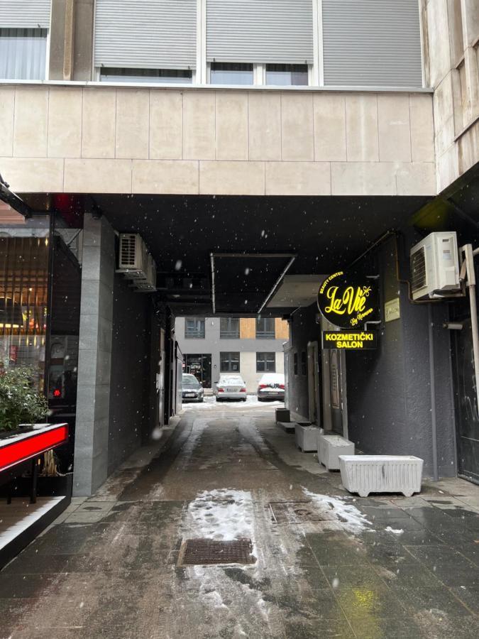 Modern And Bright Apartments - Main Street Сараево Экстерьер фото